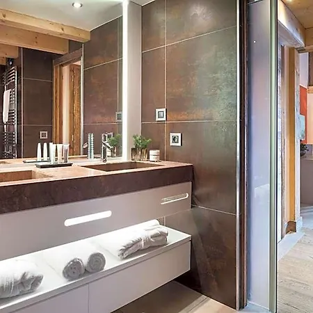 Mgm & Residences - Le Cristal De Jade Apartmanhotel 5*