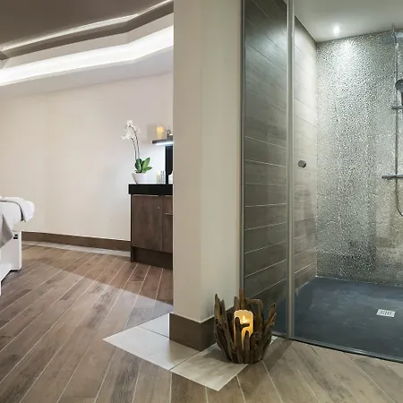 Mgm & Residences - Le Cristal De Jade Apartmanhotel 5*